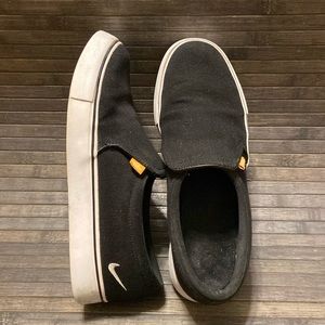 NIKE Court Royale AC Women's Slip On Shoe Size 8